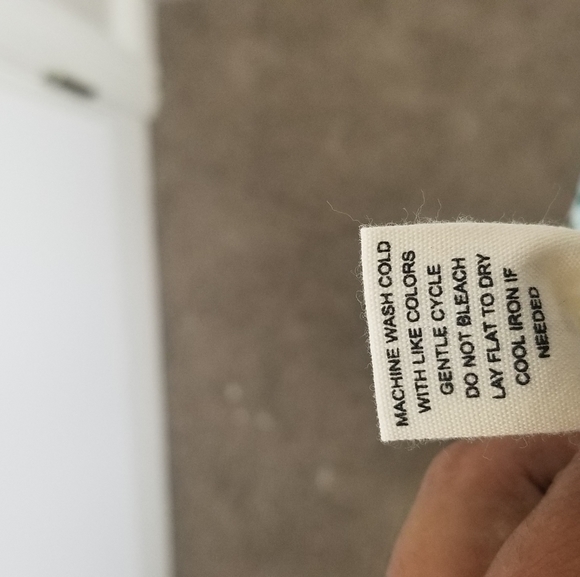 🎀NWT No comment floral top. - Picture 2 of 6